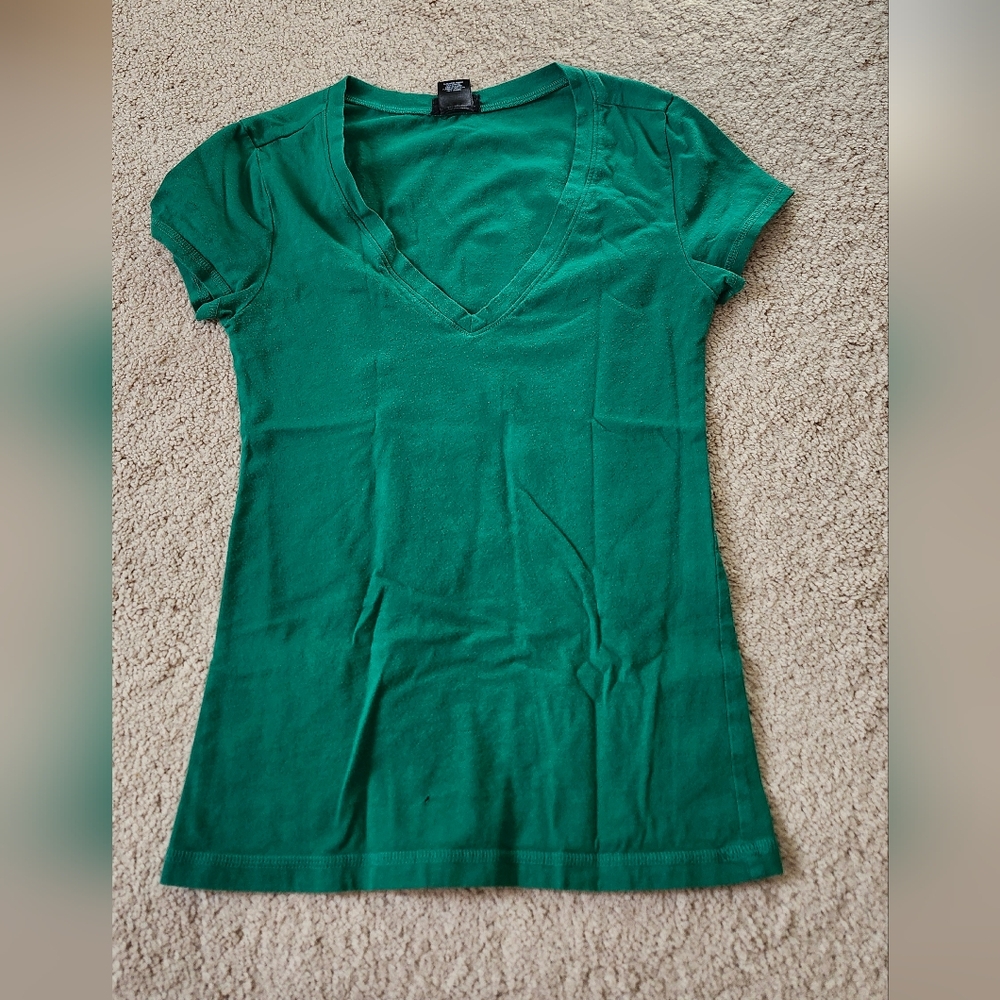 Wet Seal Emerald V-Neck Short Sleeve Tee